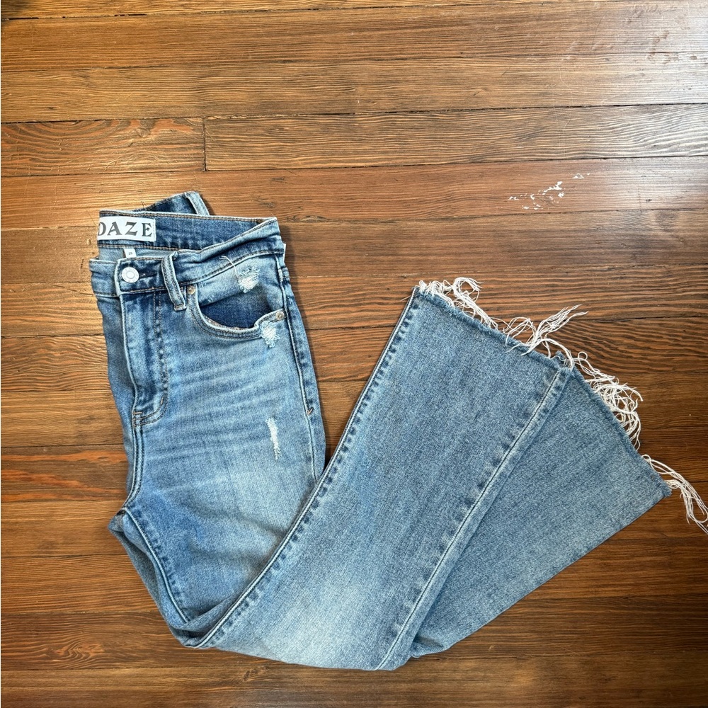 Daze Denim Women's Hug Crop Flare Jeans with Raw Hem